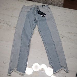 [AMERICAN EAGLE Outfitters] Women's distressed Low-Rise Jegging Crop